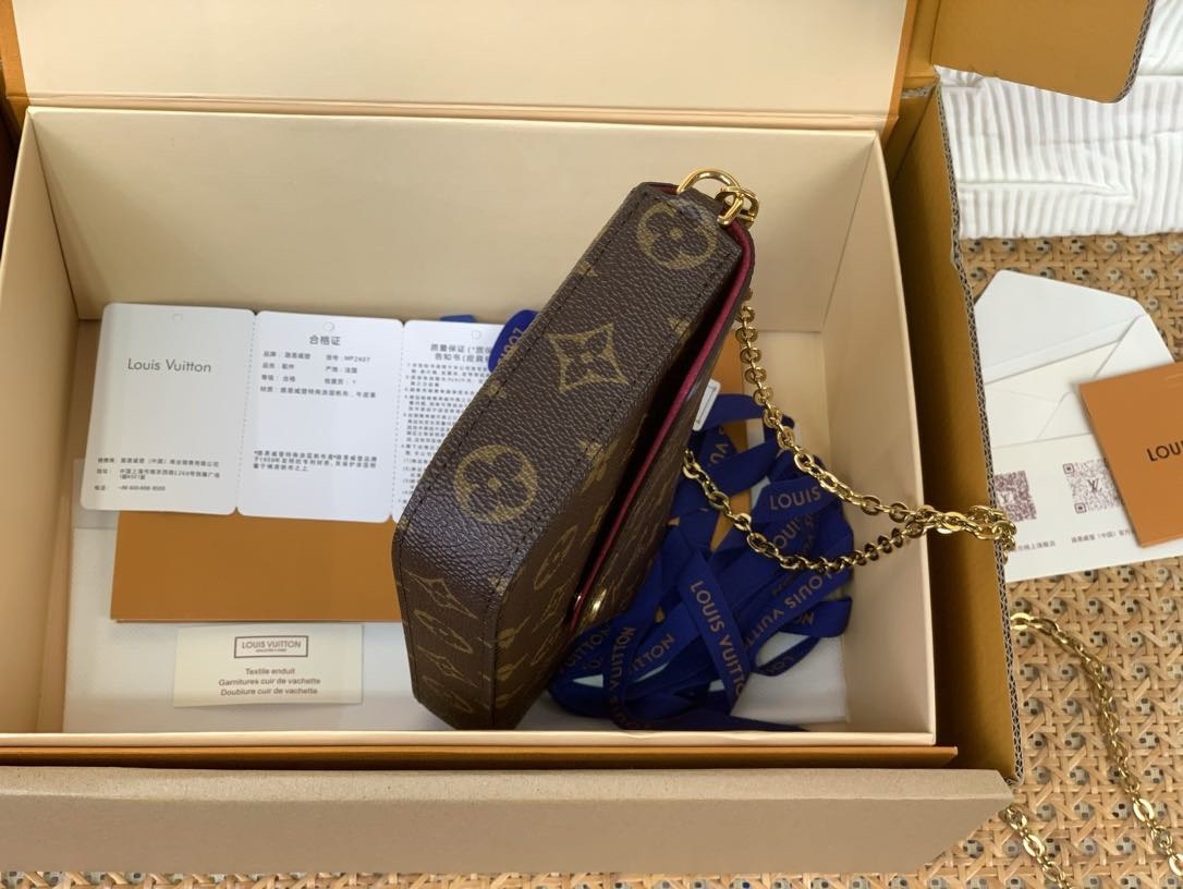 MONOGRAM EMBOSSED POCHETTE – CHAIN EDITION