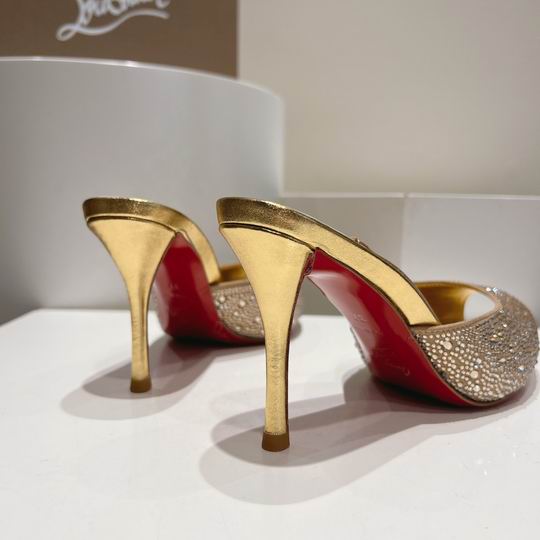 LUMINOUS GOLD OPEN-TOE HIGH-HEEL MULES WITH RADIANT METALLIC FINISH AND CONTOURED SLIP-ON DESIGN