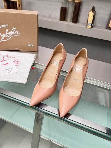 REFINED NUDE POINTED-TOE PUMPS IN PREMIUM SHEEPSKIN WITH MINIMALIST SILHOUETTE