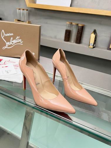 REFINED NUDE POINTED-TOE PUMPS IN PREMIUM SHEEPSKIN WITH MINIMALIST SILHOUETTE