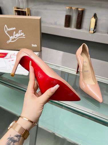 REFINED NUDE POINTED-TOE PUMPS IN PREMIUM SHEEPSKIN WITH MINIMALIST SILHOUETTE