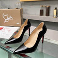 SOPHISTICATED BLACK POINTED-TOE PUMPS IN PREMIUM SHEEPSKIN WITH MINIMALIST ARCHITECTURE