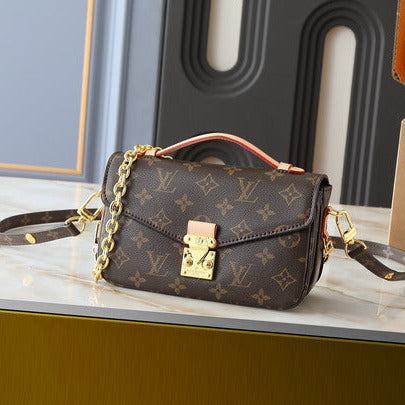 EMBOSSED LEATHER CROSSBODY BAG – STRUCTURED EDITION