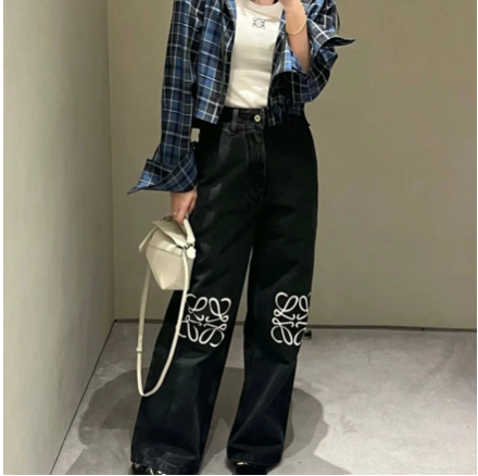 WIDE-LEG DENIMJEANS