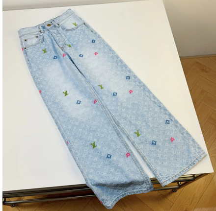 STRAIGHT DENIM JEANS