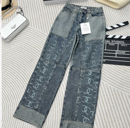 STRAIGHT DENIM JEANS