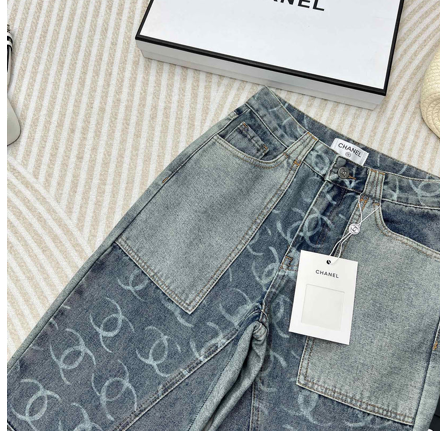 STRAIGHT DENIM JEANS