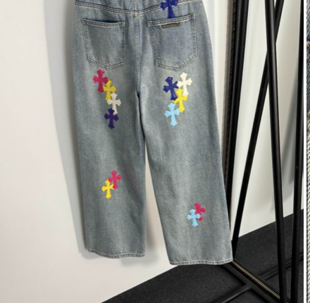 RELAXED FIT EMBROIDERED DENIM JEANS