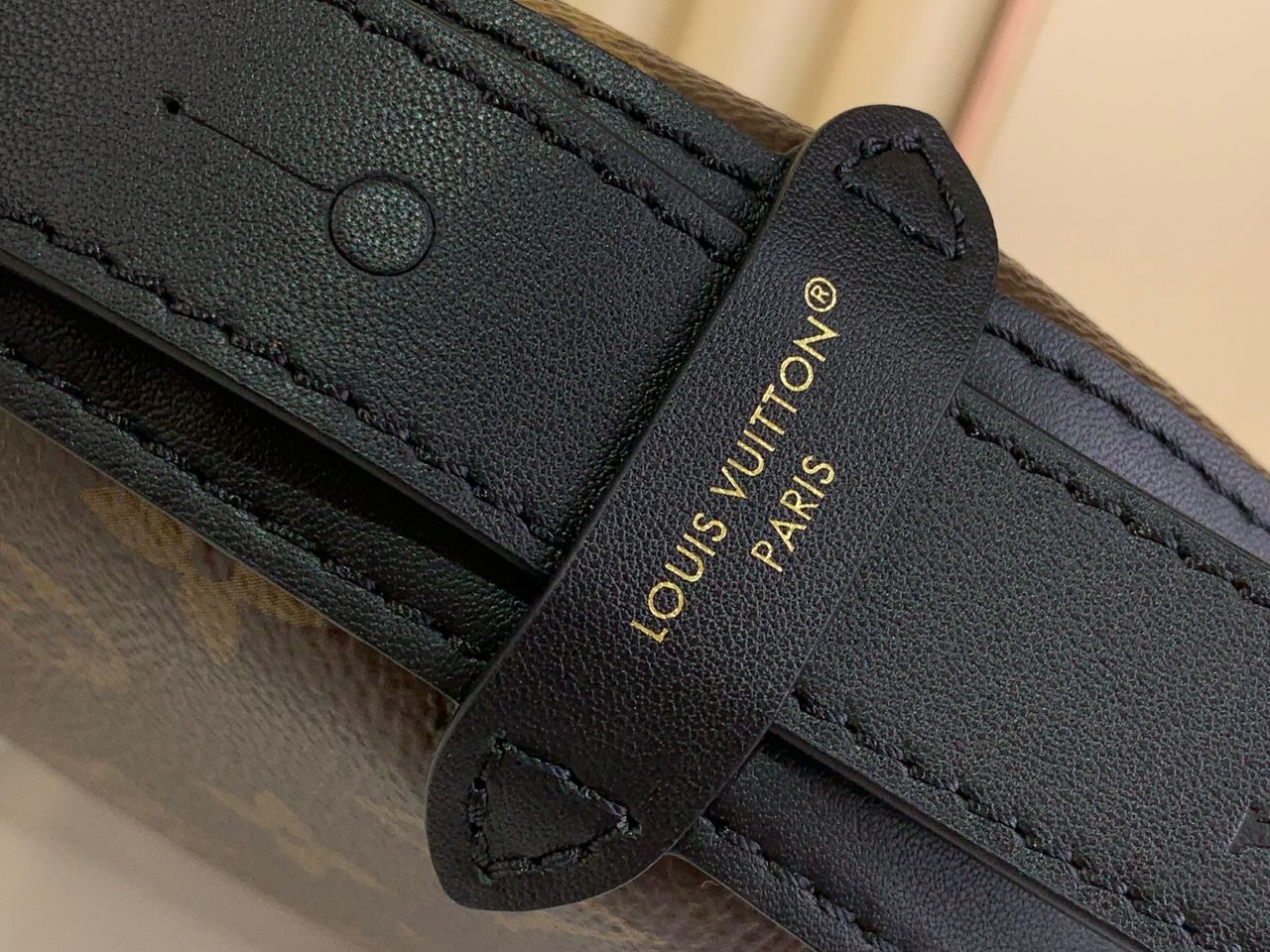 ELEGANT MONOGRAM CRESCENT HANDBAG WITH REMOVABLE GOLD CHAIN