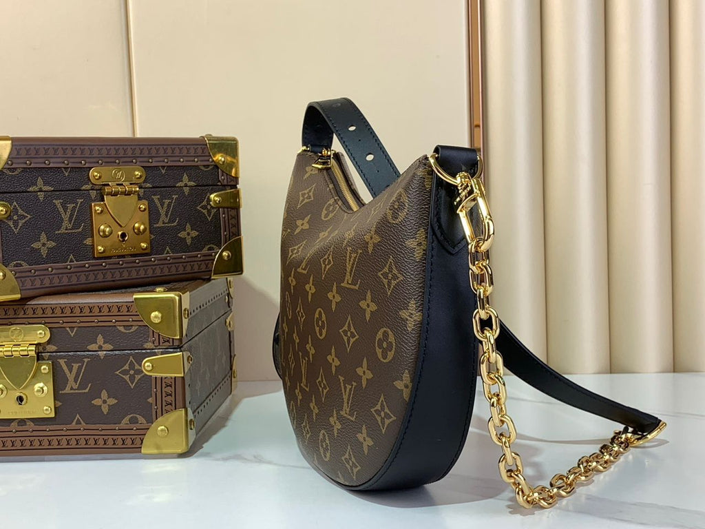 ELEGANT MONOGRAM CRESCENT HANDBAG WITH REMOVABLE GOLD CHAIN
