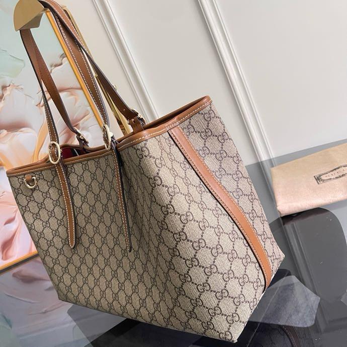 EMBLEM LARGE TOTE BAG