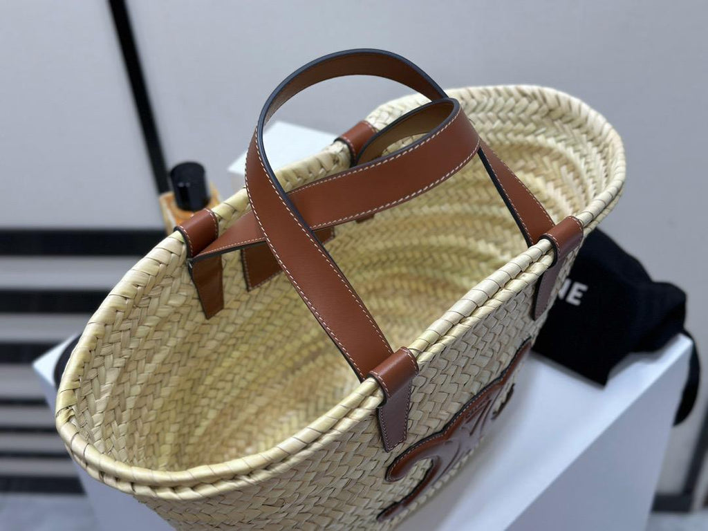 CLASSIC HANDWOVEN PALM BASKET BAG