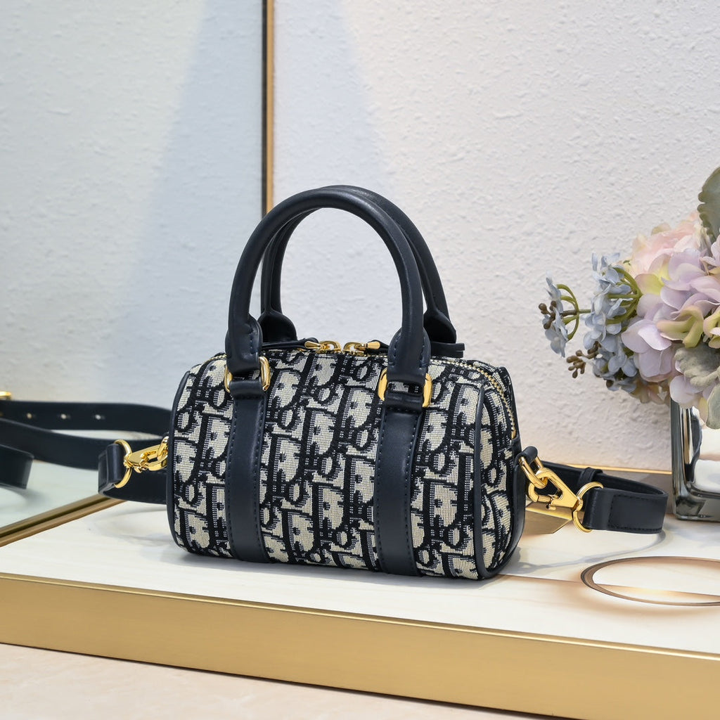 TOUJOURS LEATHER SHOPPING BAG – QUILTED CALFSKIN EDITION