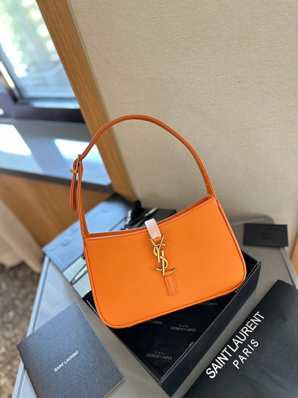 GRAIN DE POUDRE QUILTED LEATHER SATCHEL – MONOCHROME EDITION