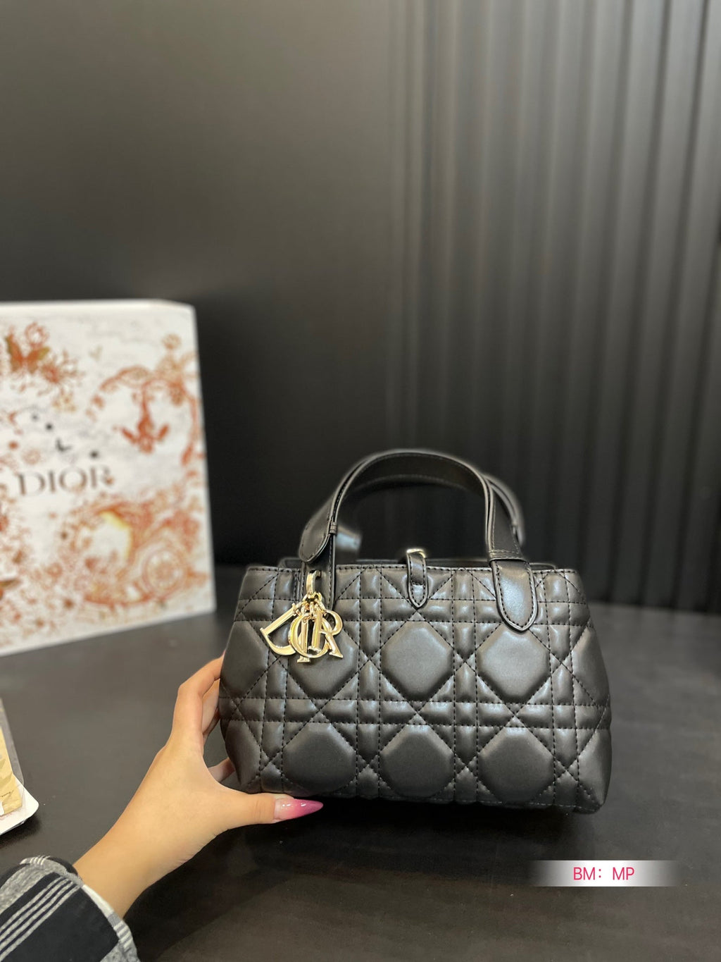 TOUJOURS LEATHER SHOPPING BAG – MACROCANNAGE EDITION