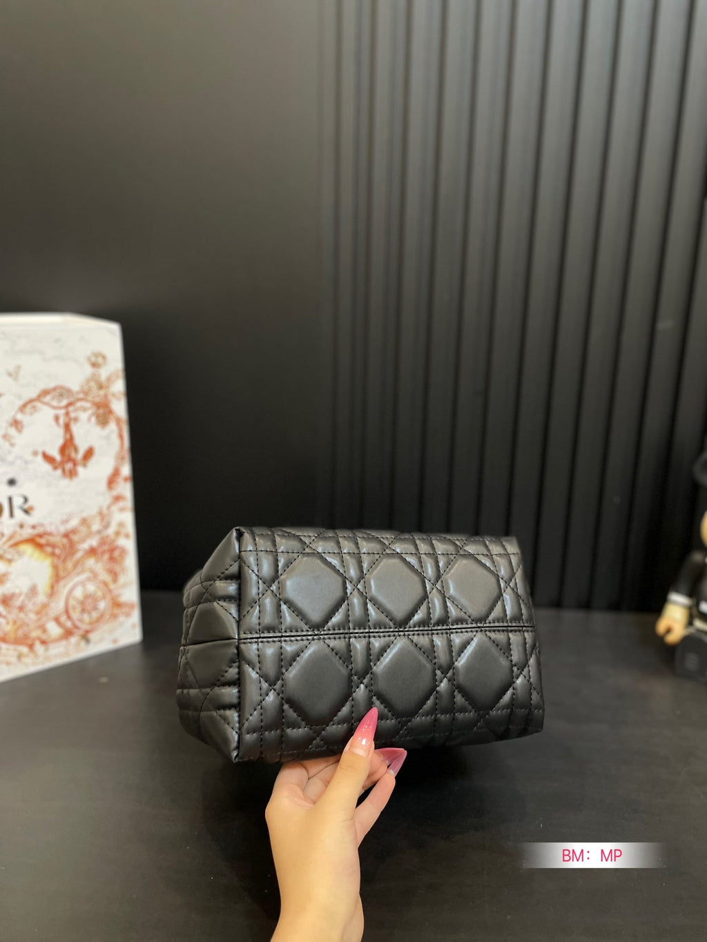 TOUJOURS LEATHER SHOPPING BAG – MACROCANNAGE EDITION