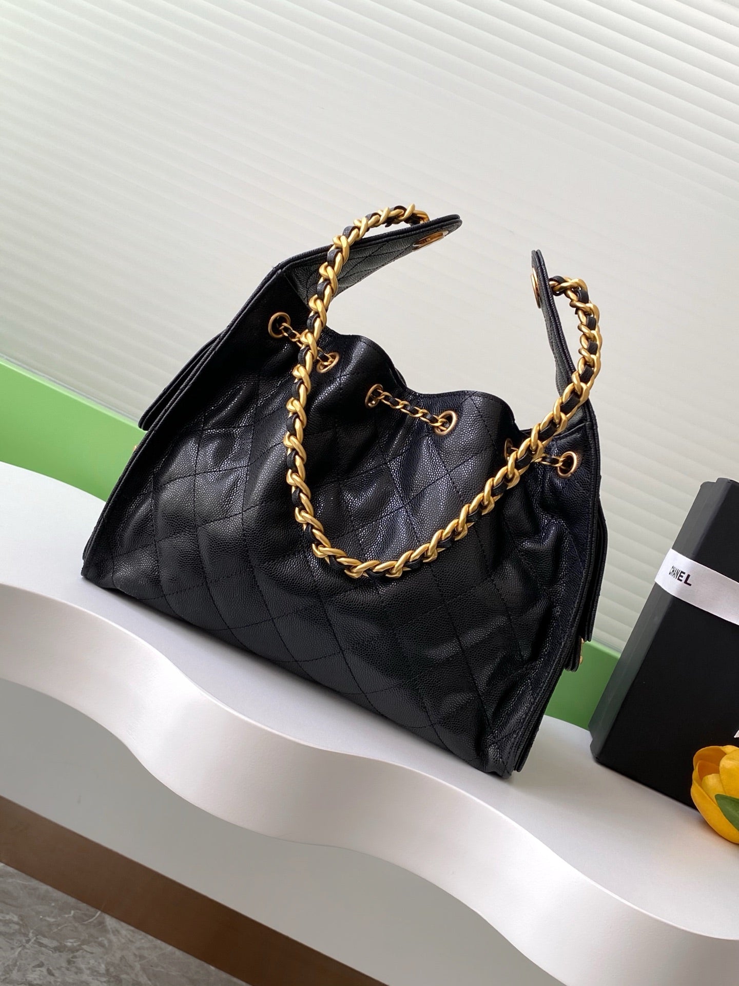 CLASSIC QUILTED HOBO – 30CM EDITION