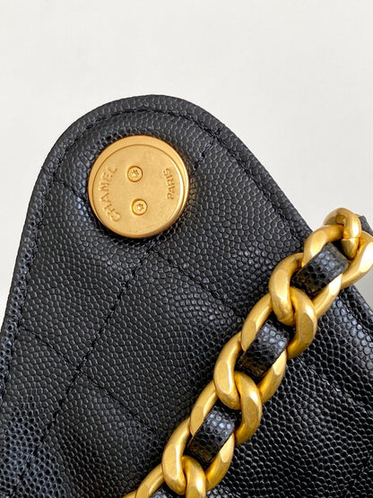 CLASSIC QUILTED HOBO – 30CM EDITION