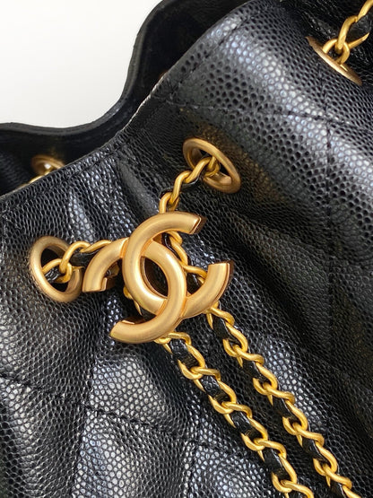 CLASSIC QUILTED HOBO – 30CM EDITION