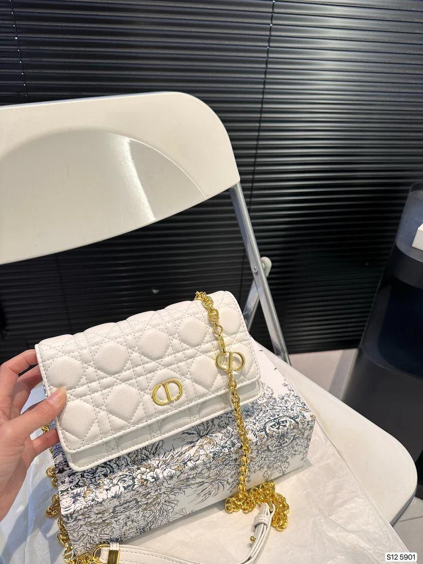 TIMELESS LEATHER CLUTCH – ELEGANCE EDITION