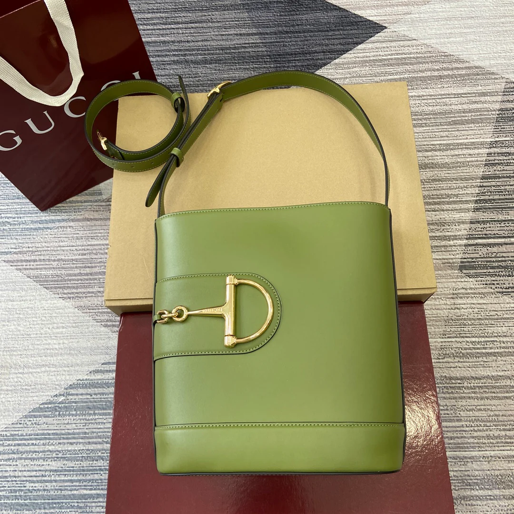 BUCKET BAG GREEN LEATHER