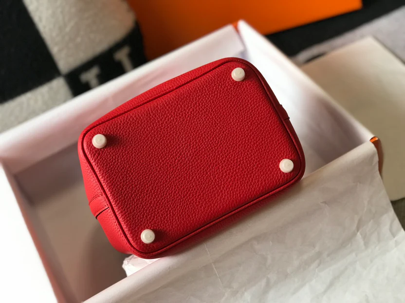 BUCKET BAG LIPSTICK RED