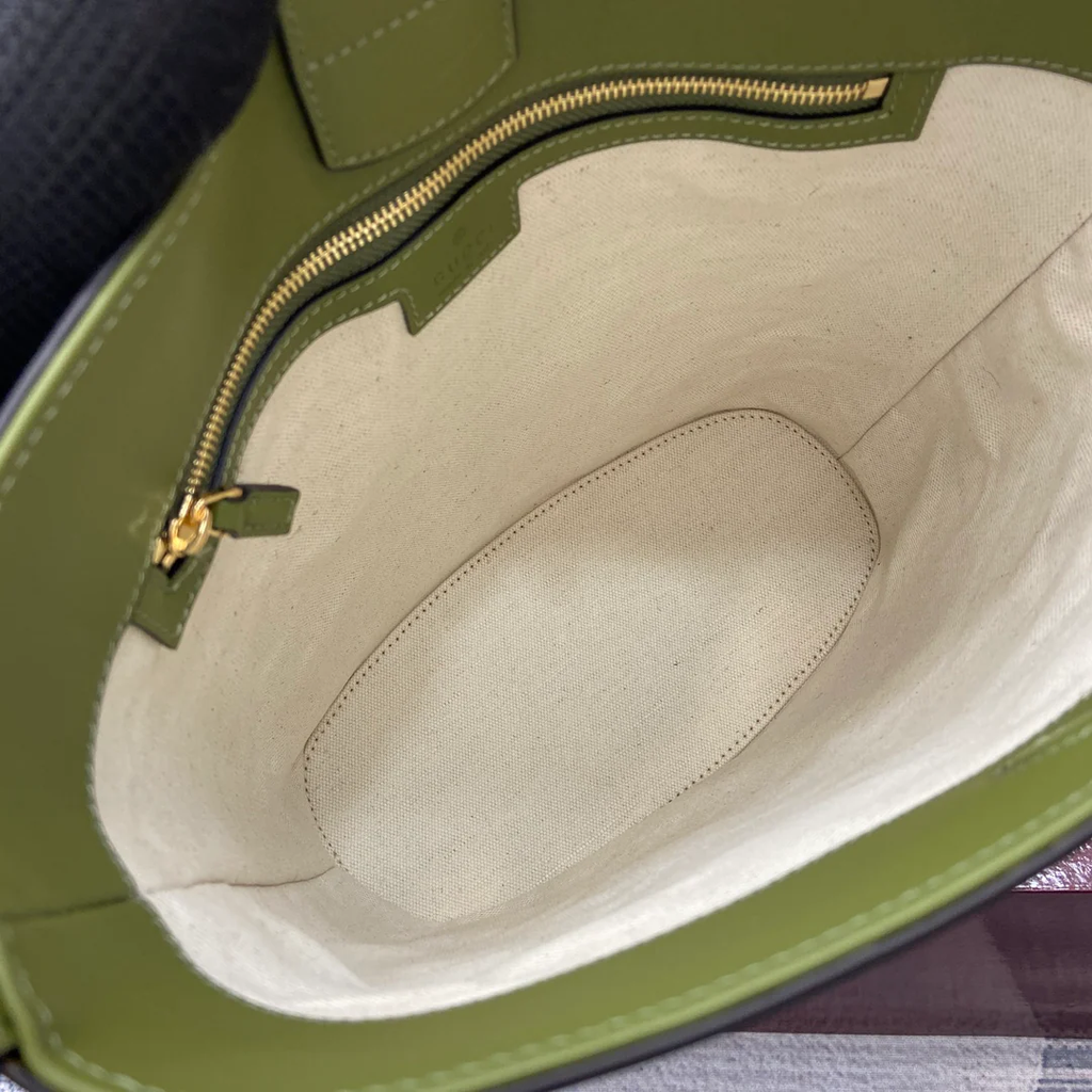 BUCKET BAG GREEN LEATHER