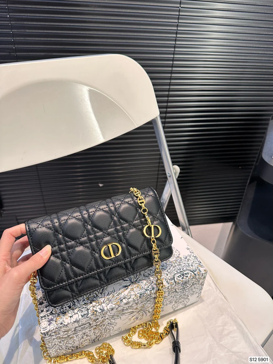 TIMELESS LEATHER CLUTCH – ELEGANCE EDITION