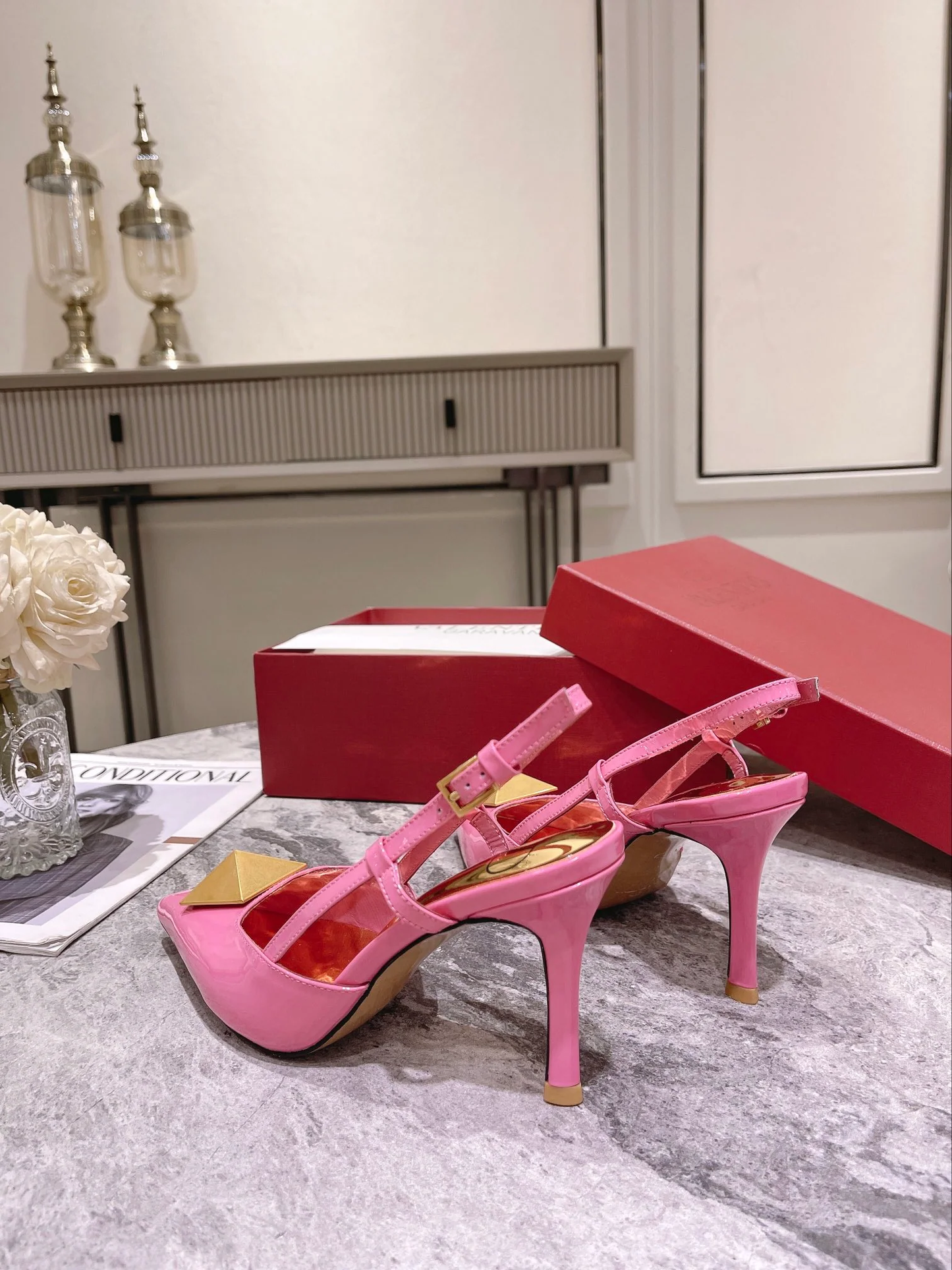 STUDDED PATENT LEATHER HEELS