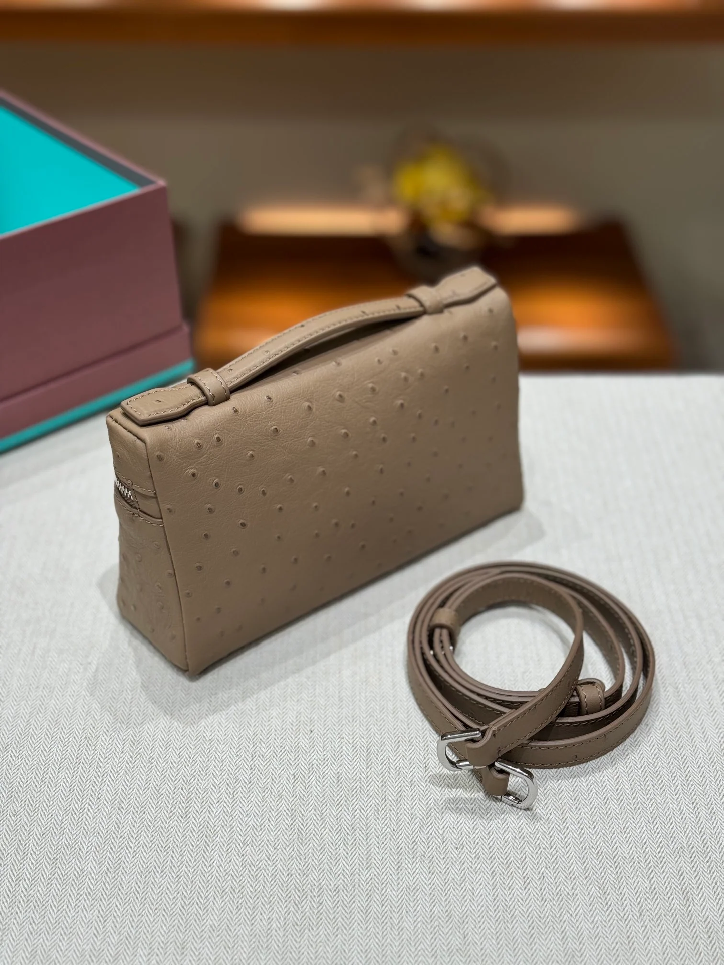 LORO OSTRICH LEATHER CLUTCH 19