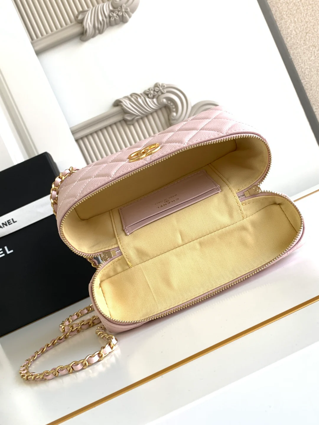 CLASSIC FLAP SMALL BAG 23CM- SUPREME EDITION