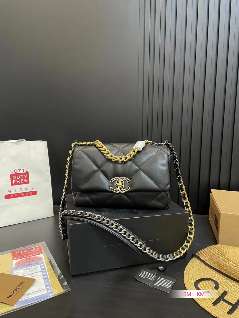 CLASSIC 19 FLAP BAG – CELEBRITY EDITION