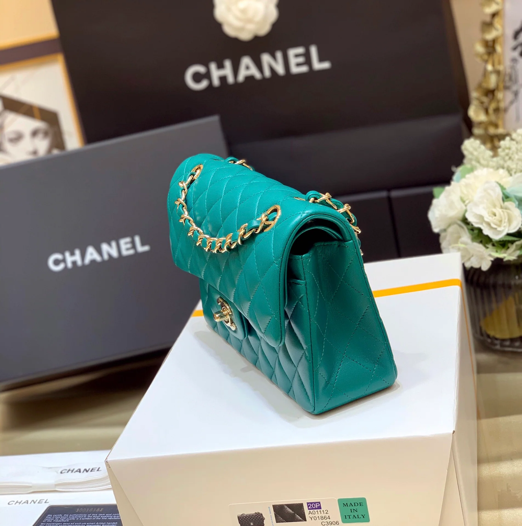 CLASSIC FLAP SMALL BAG 23 CM- SAPPHIRE LIMITED EDITION
