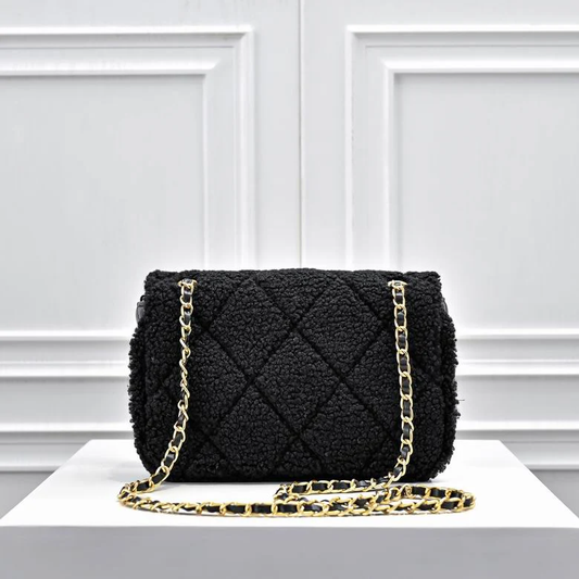 BLACK LEATHER QUILTED SHOULDER BAG