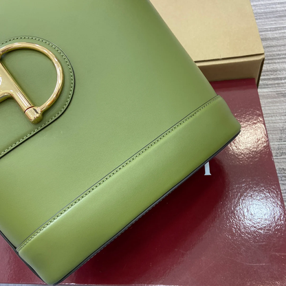 BUCKET BAG GREEN LEATHER