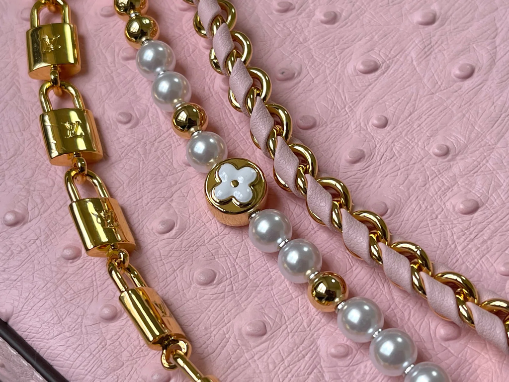 CAPUCCINES TRILOGY CHAIN 3-IN-1 PINK OSTHRICH PEARL