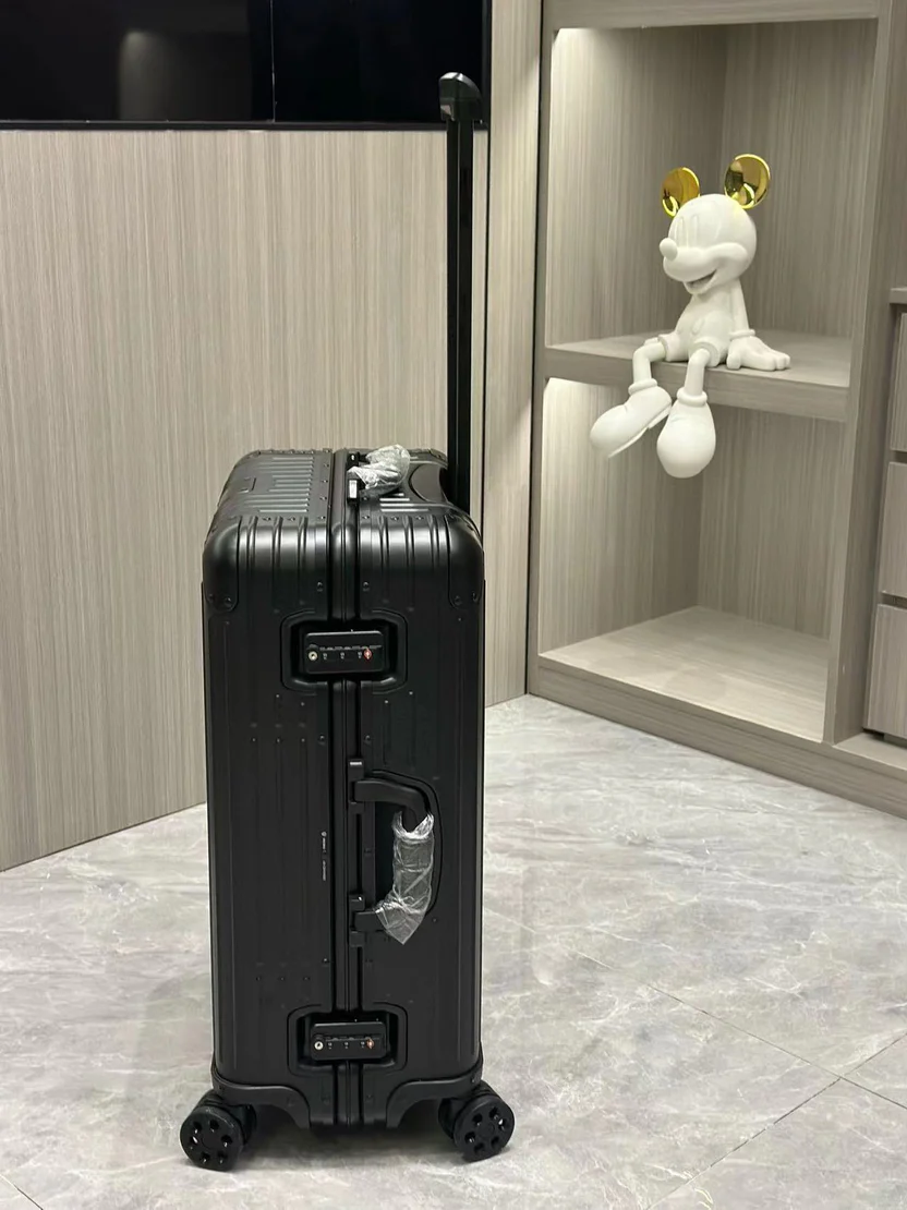 STEALTH ONYX AEROSPACE-GRADE ALUMINUM TRUNK & LUGGAGE TRIO SET