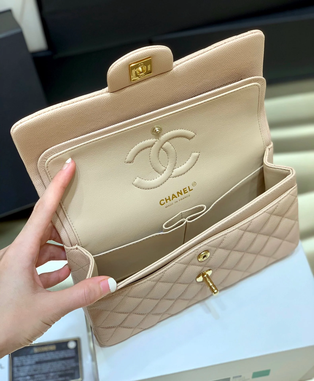 CLASSIC FLAP SMALL BAG 23CM- BEIGE EDITION
