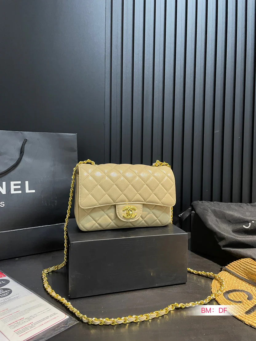 CLASSIC FLAP BAG – URBAN CHIC EDITION