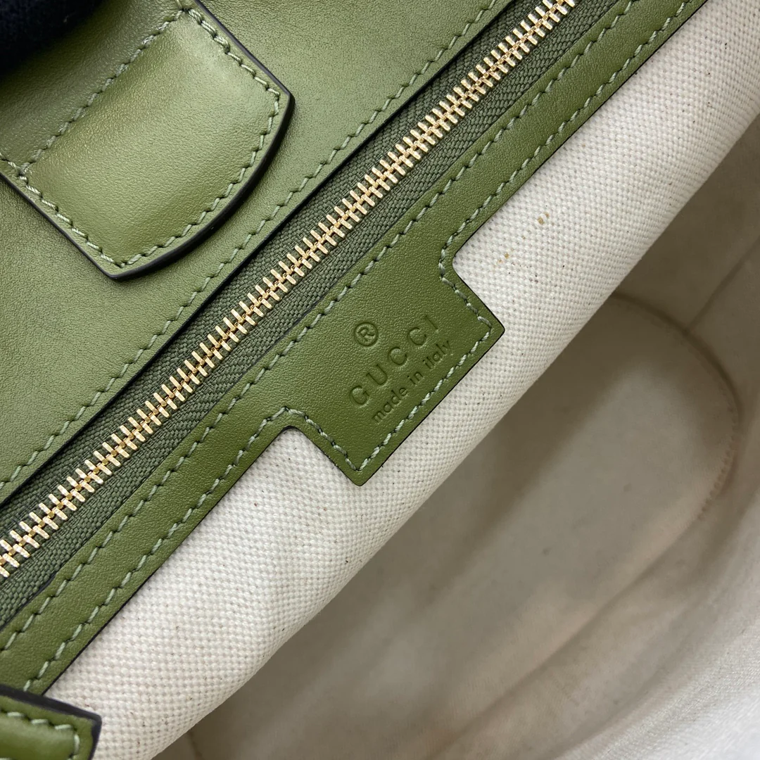 BUCKET BAG GREEN LEATHER