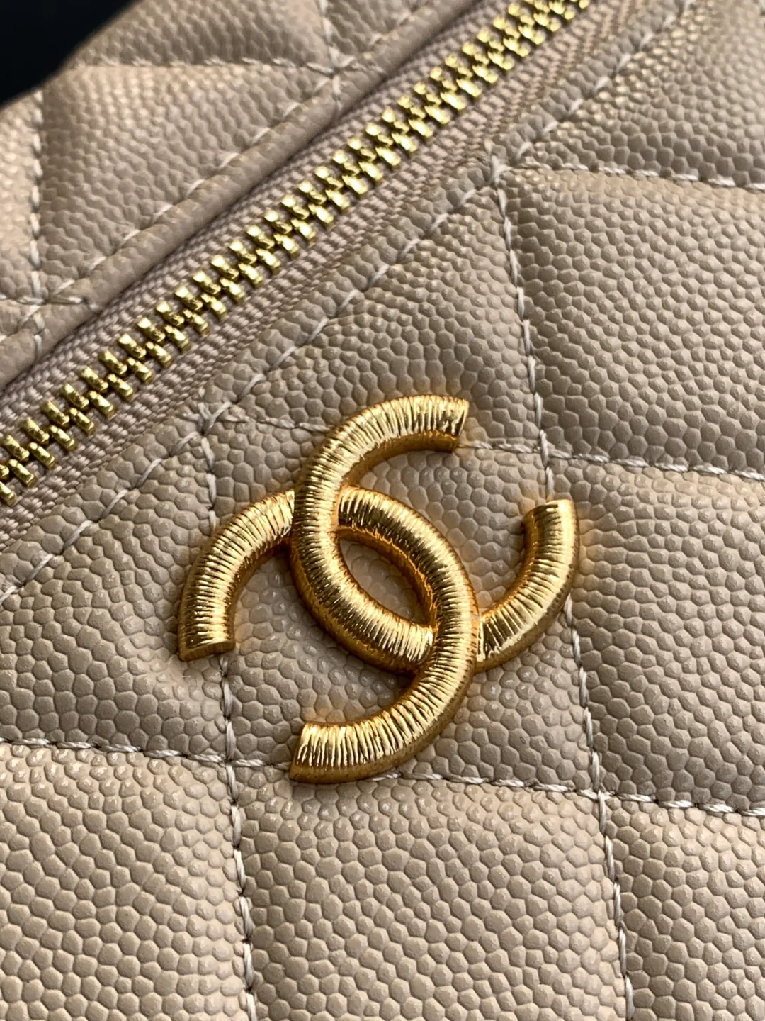 CLASSIC FLAP SMALL BAG 23CM- SUPREME EDITION