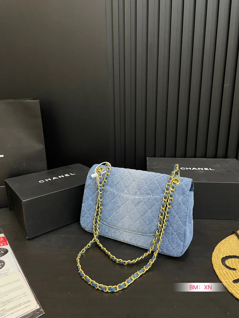 DENIM CHAIN FLAP BAG – MODERN TEXTURE EDITION