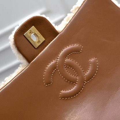 LEATHER QUILTED SHOULDER BAG