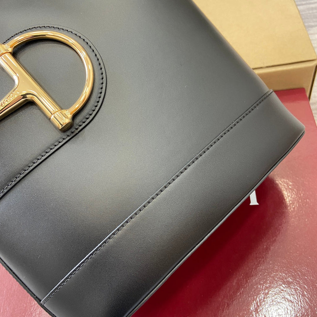 BUCKET BAG BLACK LEATHER