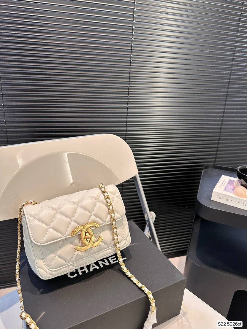 CHAIN SHOULDER BAG – ARCHITECTURAL EDITION