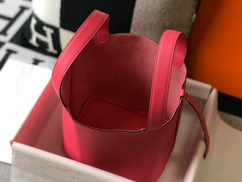 BUCKET BAG LIPSTICK PINK