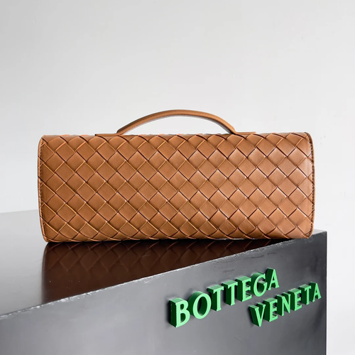 ANDIAMO LEATHER CLUTCH