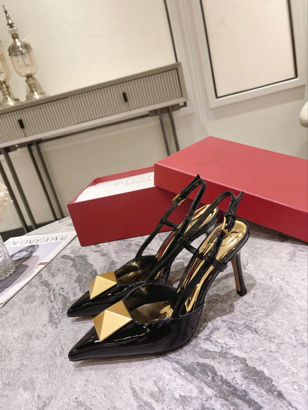 STUDDED PATENT LEATHER HEELS