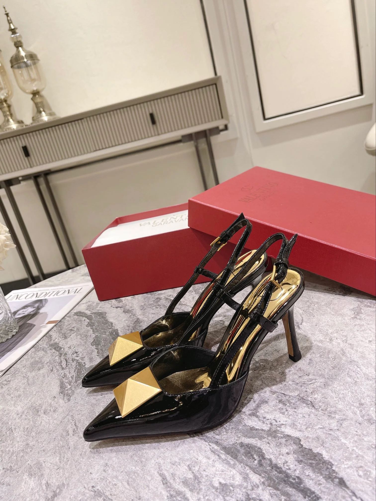 STUDDED PATENT LEATHER HEELS