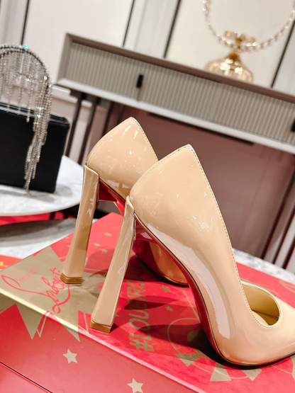 ELEGANT NUDE POINTED-TOE PUMPS WITH REFINED SLANTED HIGH HEEL AND MINIMALIST SILHOUETTE